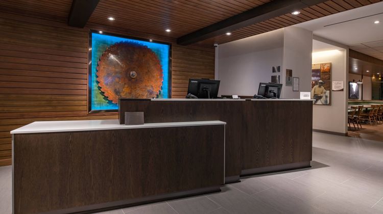Fairfield Inn & Suites Klamath Falls Lobby