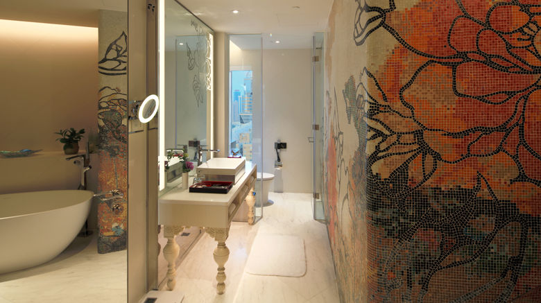 <b>Mira Moon Hotel Hong Kong, a Design Htl Room</b>. Images powered by <a href="https://www.leonardoworldwide.com/" title="Leonardo Worldwide" target="_blank">Leonardo</a>.