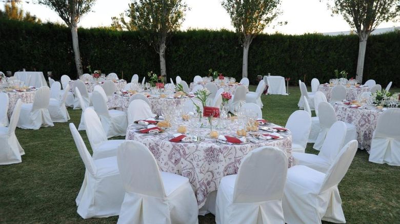 <b>Vegas Altas - Don Benito Ballroom</b>. Images powered by <a href="https://www.leonardoworldwide.com/" title="Leonardo Worldwide" target="_blank">Leonardo</a>.