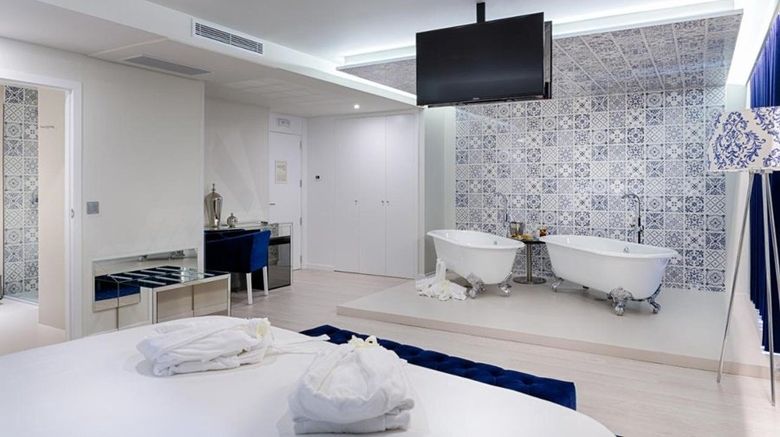 <b>Hotel Cristal Porto Room</b>. Images powered by <a href="https://www.leonardoworldwide.com/" title="Leonardo Worldwide" target="_blank">Leonardo</a>.
