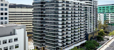 Meriton Suites Canberra Exterior