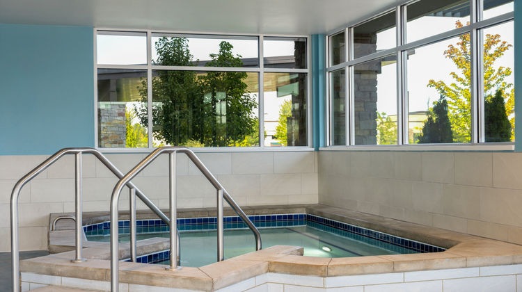 Holiday Inn Express & Stes Madison West Spa