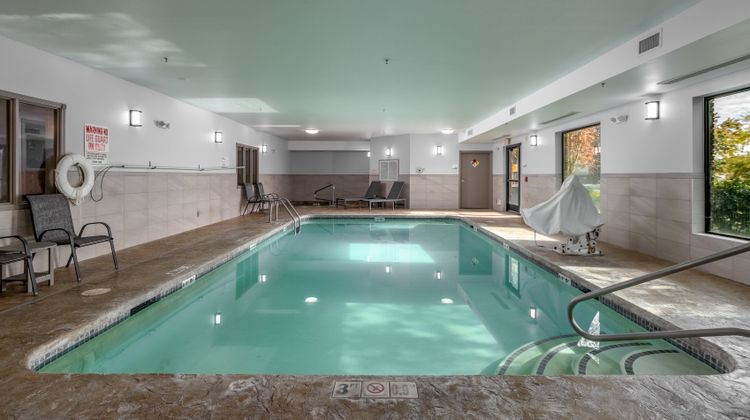 Holiday Inn Express Hotel & Suites Pool