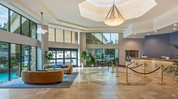 Crowne Plaza Mission Valley Exterior