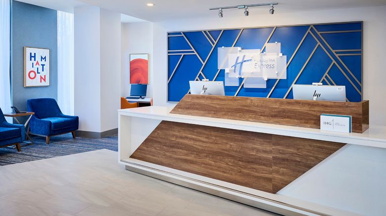 <b>Holiday Inn Express Hamilton-Upper James Exterior</b>. Images powered by <a href="https://www.leonardoworldwide.com/" title="Leonardo Worldwide" target="_blank">Leonardo</a>.