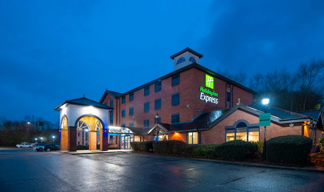 Holiday Inn Express Stafford Hotel Exterior
