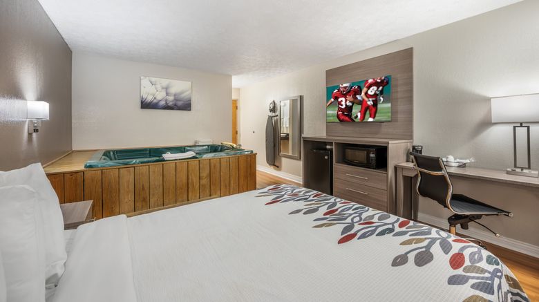 <b>Red Roof Greencastle South – Cloverdale Room</b>. Images powered by <a href="https://www.leonardoworldwide.com/" title="Leonardo Worldwide" target="_blank">Leonardo</a>.