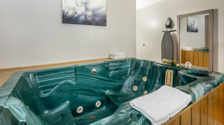 <b>Red Roof Greencastle South – Cloverdale Room</b>. Images powered by <a href="https://www.leonardoworldwide.com/" title="Leonardo Worldwide" target="_blank">Leonardo</a>.