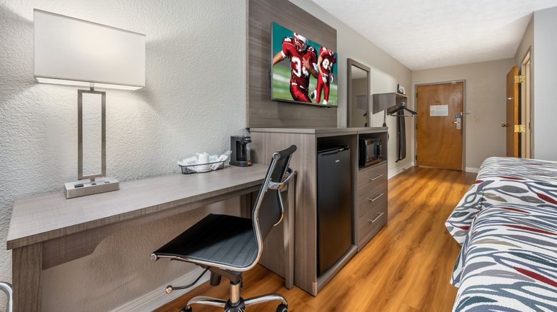 <b>Red Roof Greencastle South – Cloverdale Room</b>. Images powered by <a href="https://www.leonardoworldwide.com/" title="Leonardo Worldwide" target="_blank">Leonardo</a>.