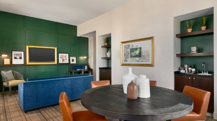 Glenn Hotel, Autograph Collection Suite