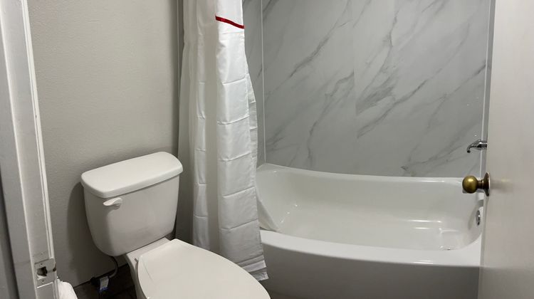 Red Roof Inn Rockingham Room