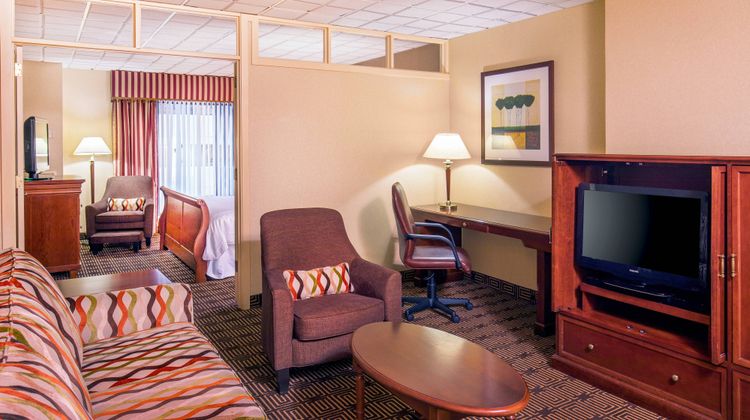 Sheraton Springfield Monarch Place Hotel Suite