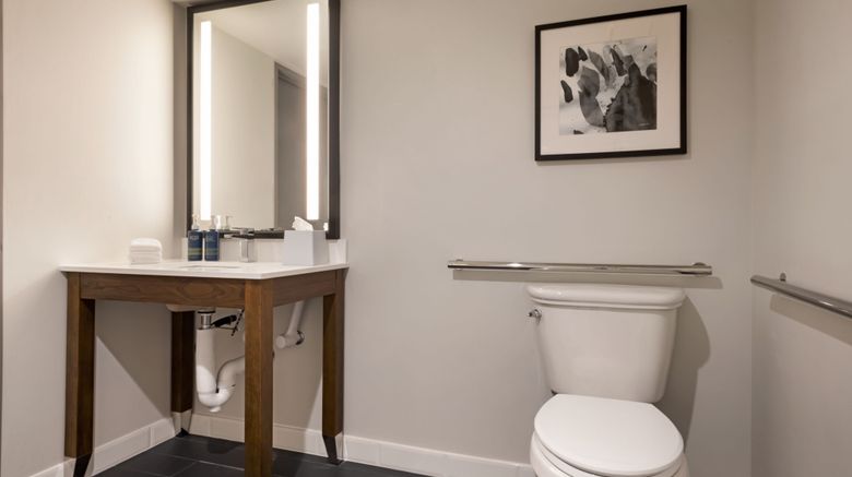 <b>Four Points by Sheraton Bakersfield Room</b>. Images powered by <a href="https://www.leonardoworldwide.com/" title="Leonardo Worldwide" target="_blank">Leonardo</a>.