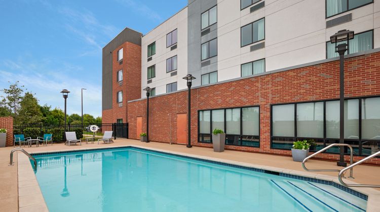 TownePlace Stes Macon Mercer University Pool