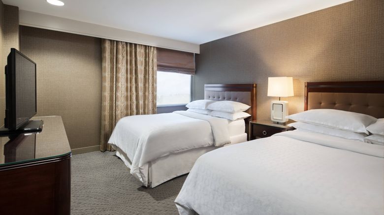 <b>Sheraton Pittsburgh Airport Hotel Room</b>. Images powered by <a href="https://www.leonardoworldwide.com/" title="Leonardo Worldwide" target="_blank">Leonardo</a>.