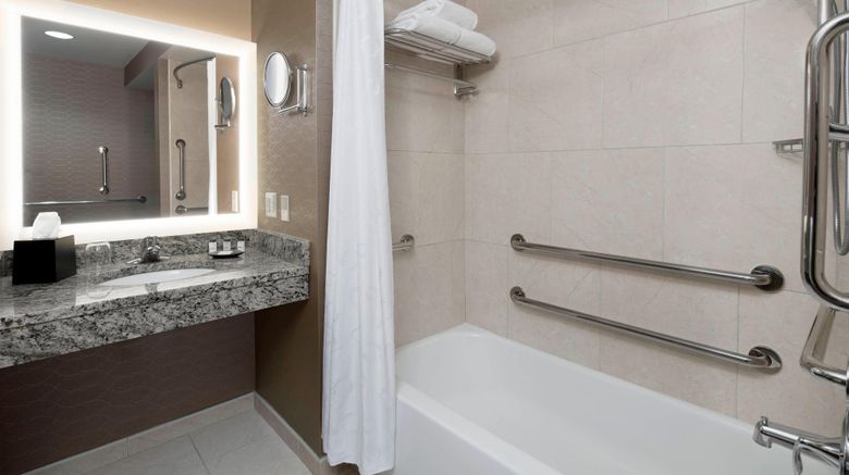 <b>Sheraton Pittsburgh Airport Hotel Room</b>. Images powered by <a href="https://www.leonardoworldwide.com/" title="Leonardo Worldwide" target="_blank">Leonardo</a>.