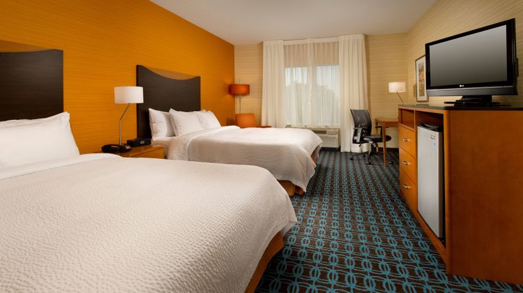 Fairfield Inn & Suites by Marriott Room