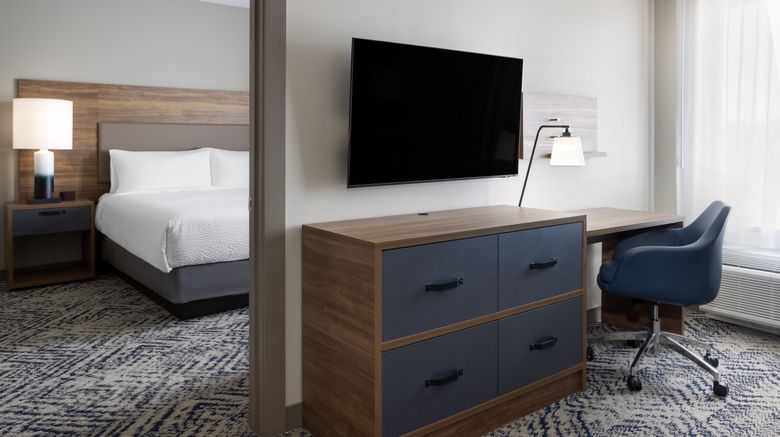 <b>Candlewood Suites East Ridge Suite</b>. Images powered by <a href="https://www.leonardoworldwide.com/" title="Leonardo Worldwide" target="_blank">Leonardo</a>.