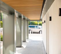 Holiday Inn Gatwick Airport Exterior