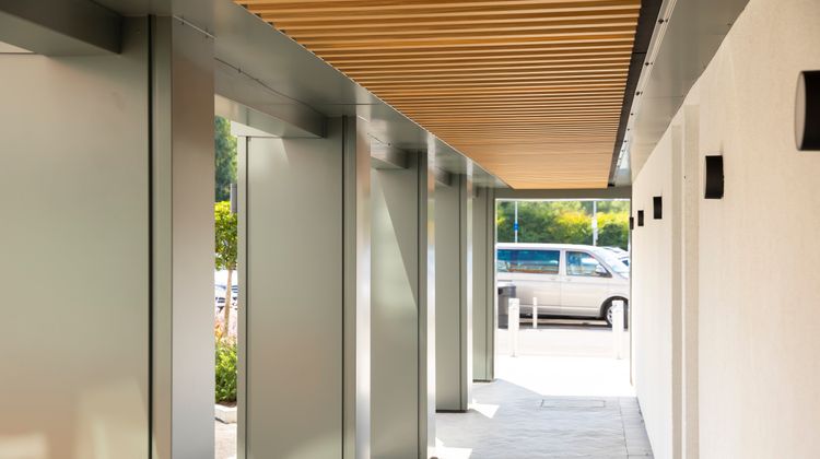 Holiday Inn Gatwick Airport Exterior