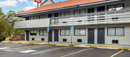 HomeTowne Studios Greenville Exterior
