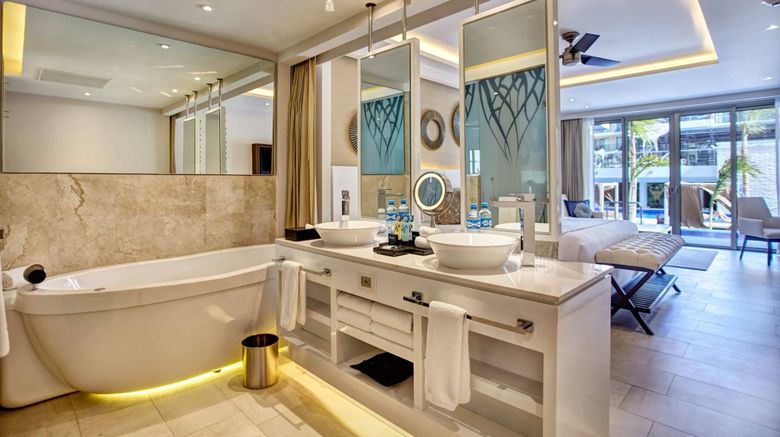 <b>Hideaway at Royalton Riviera Cancun Suite</b>. Images powered by <a href="https://www.leonardoworldwide.com/" title="Leonardo Worldwide" target="_blank">Leonardo</a>.
