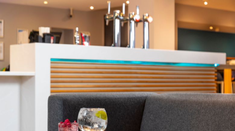 <b>Holiday Inn Express Stevenage Lobby</b>. Images powered by <a href="https://www.leonardoworldwide.com/" title="Leonardo Worldwide" target="_blank">Leonardo</a>.