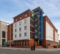 Holiday Inn Express Stevenage Exterior