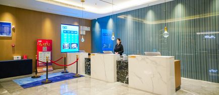Holiday Inn Exp Pingjiang Exterior