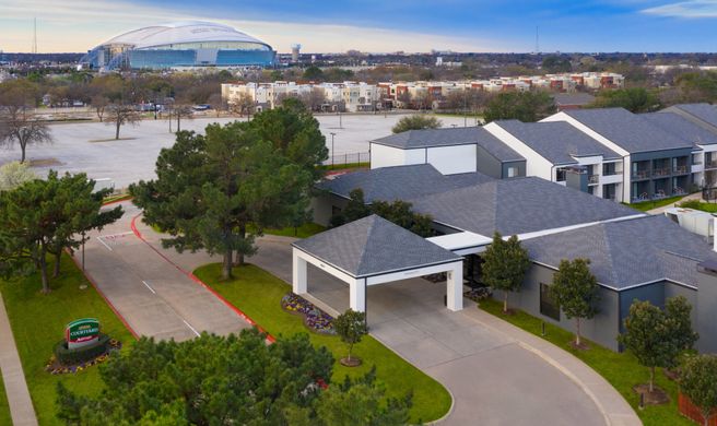 Courtyard Dallas Arlington/Entertainment Exterior