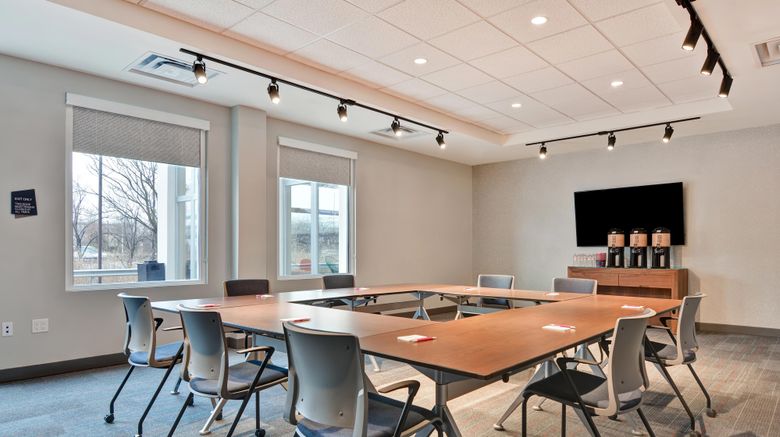 <b>Aloft Secaucus Meadowlands Meeting</b>. Images powered by <a href="https://www.leonardoworldwide.com/" title="Leonardo Worldwide" target="_blank">Leonardo</a>.