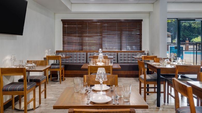 <b>Four Points by Sheraton Greensboro Arpt Restaurant</b>. Images powered by <a href="https://www.leonardoworldwide.com/" title="Leonardo Worldwide" target="_blank">Leonardo</a>.