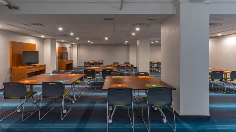 <b>Aloft Houston Downtown Meeting</b>. Images powered by <a href="https://www.leonardoworldwide.com/" title="Leonardo Worldwide" target="_blank">Leonardo</a>.