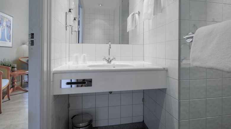 <b>Four Points Flex by Sheraton Roskilde Room</b>. Images powered by <a href="https://www.leonardoworldwide.com/" title="Leonardo Worldwide" target="_blank">Leonardo</a>.