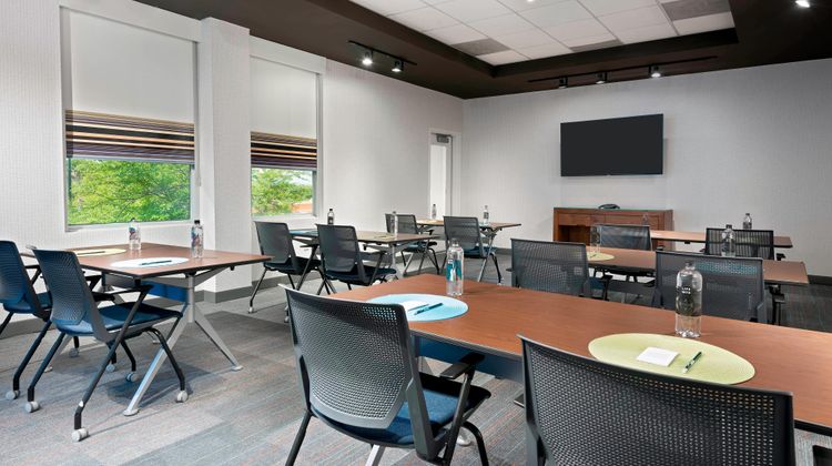 aloft Jacksonville Airport Meeting