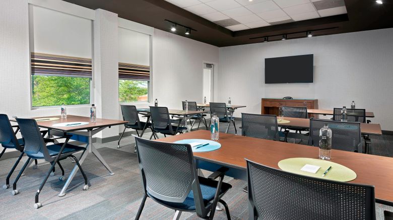 <b>aloft Jacksonville Airport Meeting</b>. Images powered by <a href="https://www.leonardoworldwide.com/" title="Leonardo Worldwide" target="_blank">Leonardo</a>.