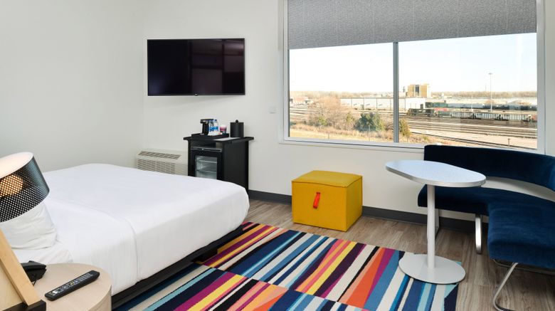 <b>aloft North Kansas City Room</b>. Images powered by <a href="https://www.leonardoworldwide.com/" title="Leonardo Worldwide" target="_blank">Leonardo</a>.