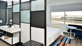 aloft North Kansas City Room