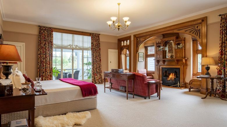 <b>Otahuna Lodge Room</b>. Images powered by <a href="https://www.leonardoworldwide.com/" title="Leonardo Worldwide" target="_blank">Leonardo</a>.