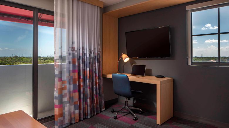 <b>Aloft Coral Gables Room</b>. Images powered by <a href="https://www.leonardoworldwide.com/" title="Leonardo Worldwide" target="_blank">Leonardo</a>.