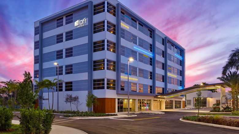 Aloft Miami Airport Exterior. Images powered by <a href="https://www.leonardoworldwide.com" target="_blank" rel="noopener">Leonardo</a>.