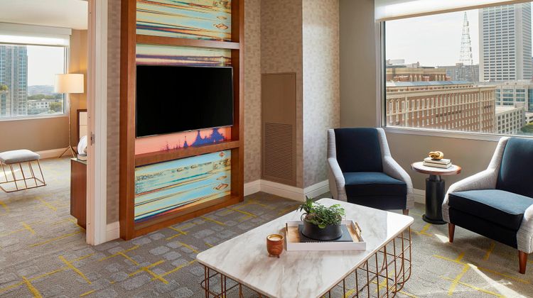 Renaissance Atlanta Midtown Hotel Suite