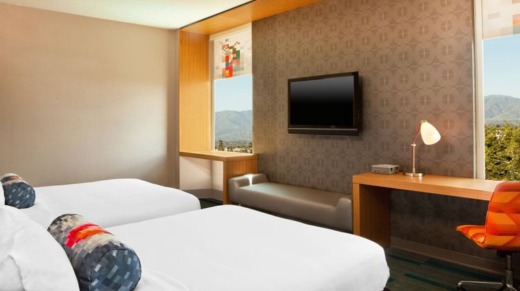 aloft Ontario-Rancho Cucamonga Room