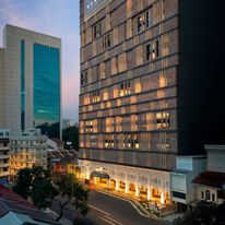 Hotel Stripes, Autograph Collection
