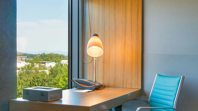<b>aloft Portland Arpt at Cascade Station Room</b>. Images powered by <a href="https://www.leonardoworldwide.com/" title="Leonardo Worldwide" target="_blank">Leonardo</a>.