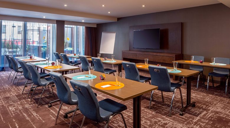 <b>Aloft Philadelphia Downtown Meeting</b>. Images powered by <a href="https://www.leonardoworldwide.com/" title="Leonardo Worldwide" target="_blank">Leonardo</a>.