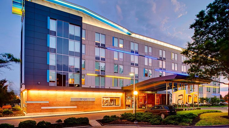 aloft Philadelphia Airport Exterior
