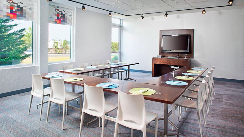 <b>aloft Philadelphia Airport Meeting</b>. Images powered by <a href="https://www.leonardoworldwide.com/" title="Leonardo Worldwide" target="_blank">Leonardo</a>.