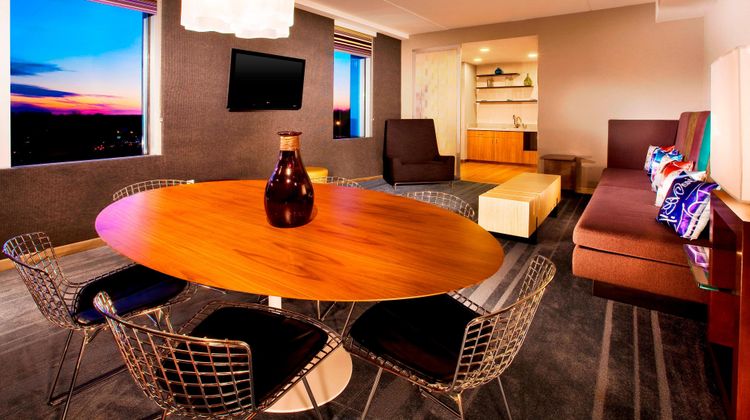 aloft Mount Laurel Suite