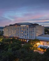 Renaissance Austin Hotel